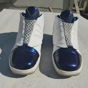 Air Jordan 16 Retro / Authentic